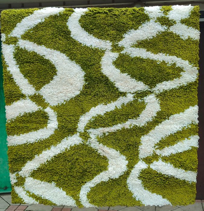 Продам ковёр и дорожки в хорошем состоянии