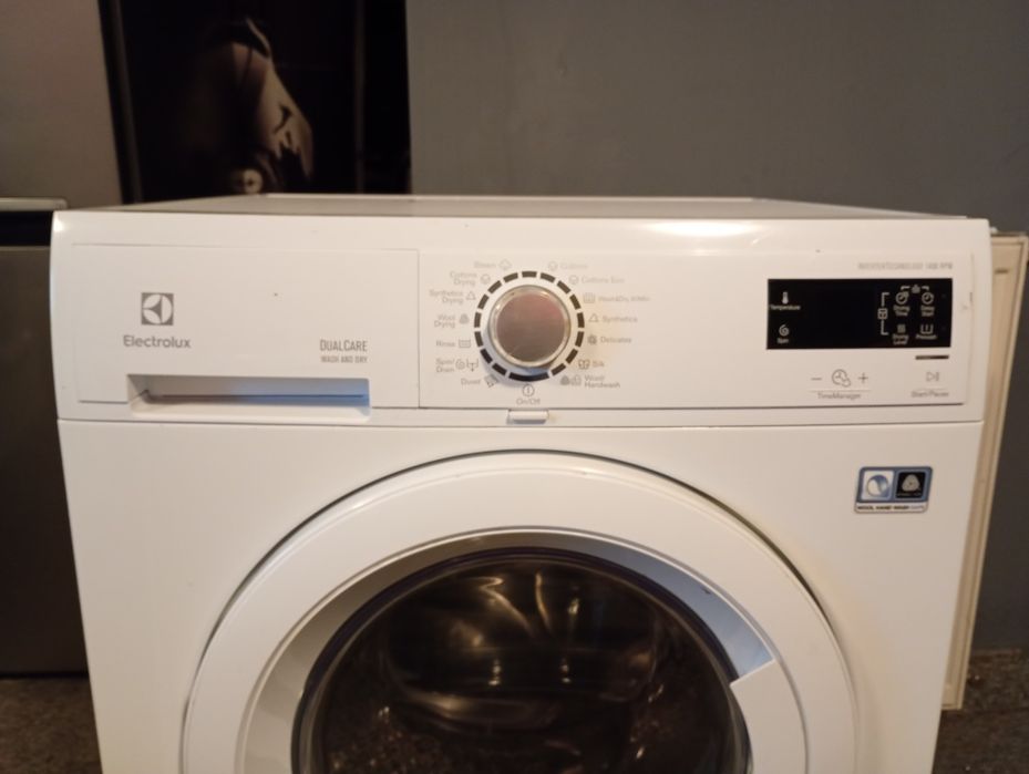 Pralko - suszarka Electrolux 7+4 kg . Transport