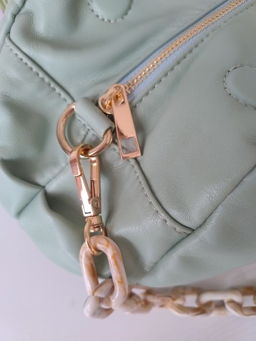 Сумка м'ятного кольору Asos