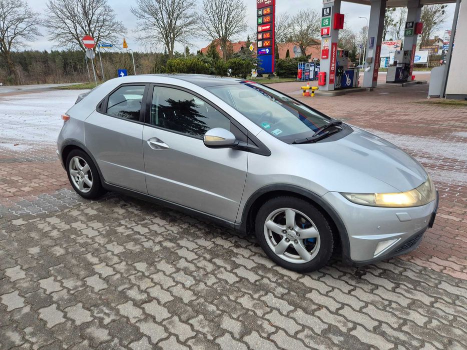 Honda Civic VIII Hatchback 2009 1.8 i-VTEC Automatic Executive