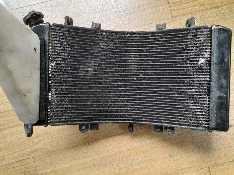 RADIADOR COM 2 VENTOINHAS PARA SUZUKI GSX 1300R HAYABUSA