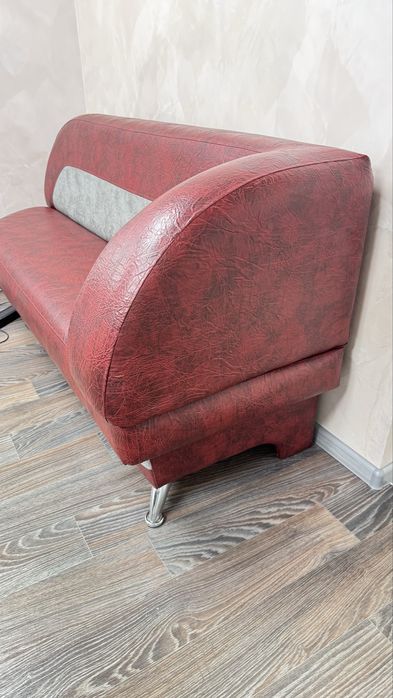 Великий диван-165  см, трохи коротший ніж попередній стан ідеал