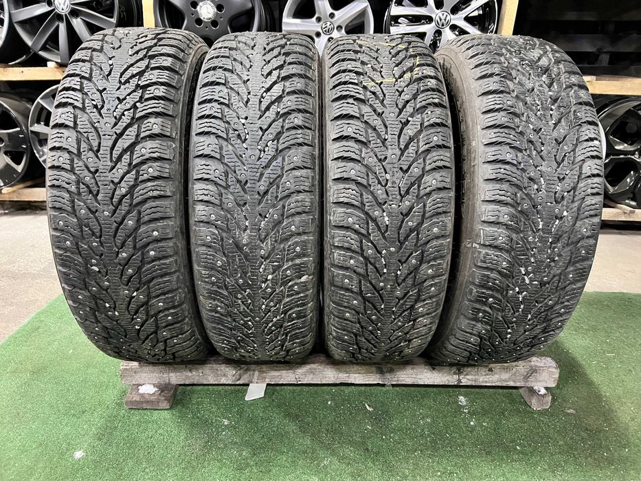 Шини 225/65 r17 Nokian Висота протектора 8мм.