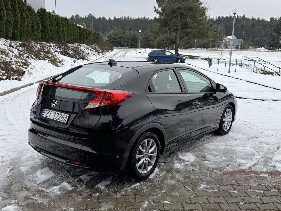 Zadbana Honda Civic IX 1.4 100KM klimatyzacja LED niezawodna