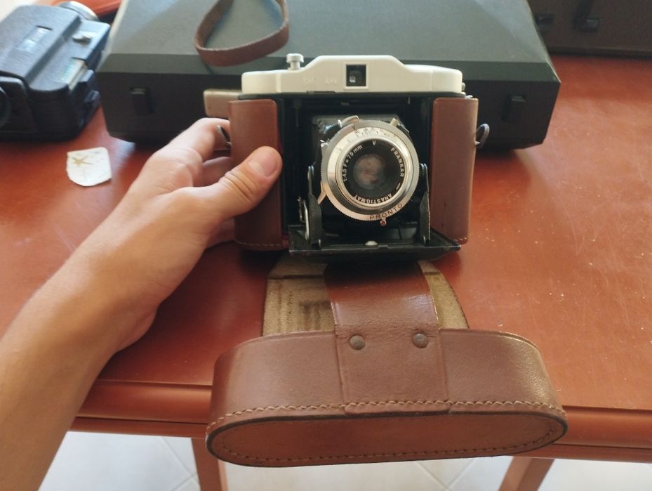 Máquina fotográfica Solida I antiga