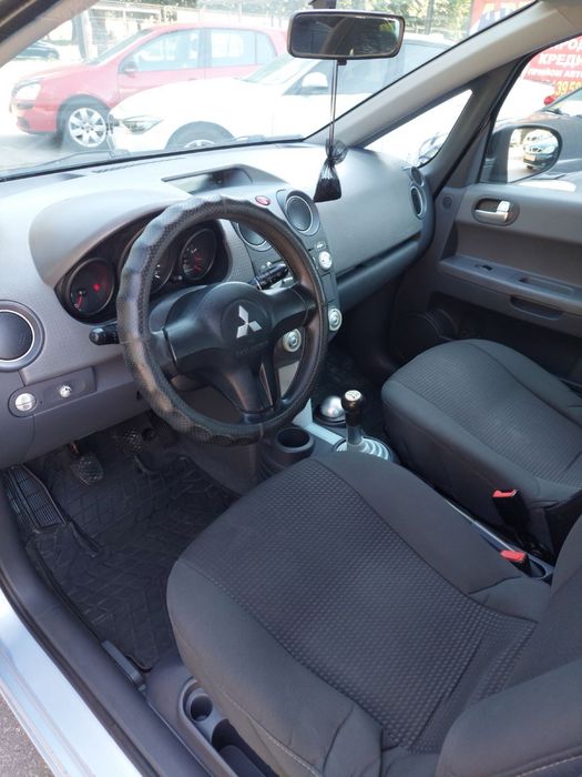 Mitsubishi Colt 2005 рік