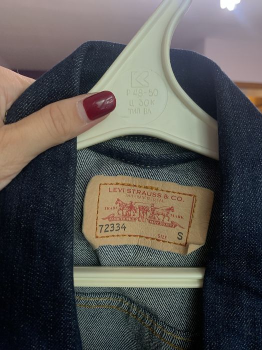 Джинсова куртка levis