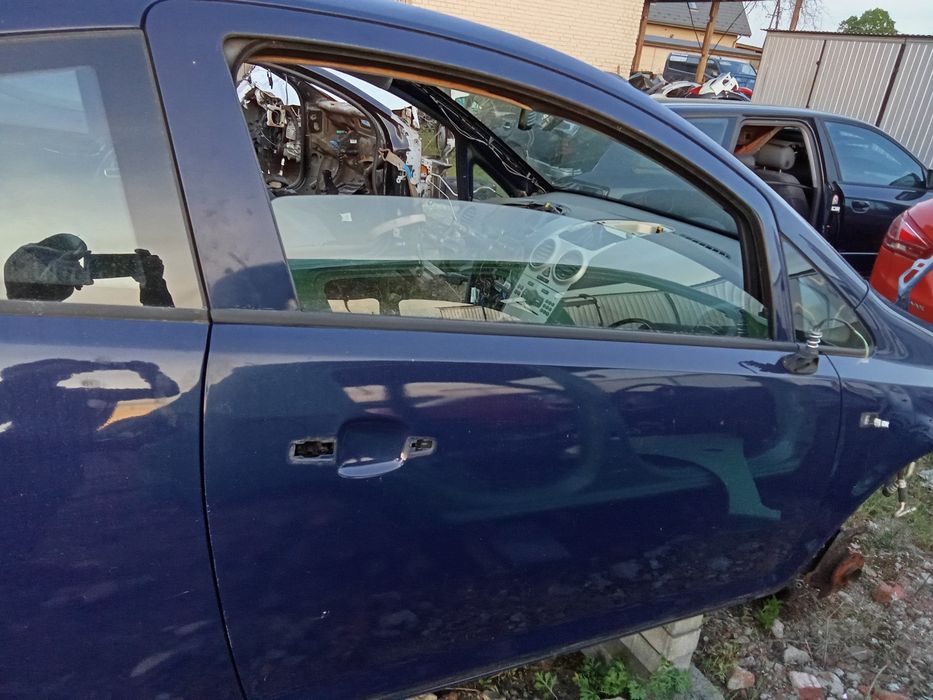 OPEL CORSA D 3D drzwi przednie prawe kod lakieru Z20Z