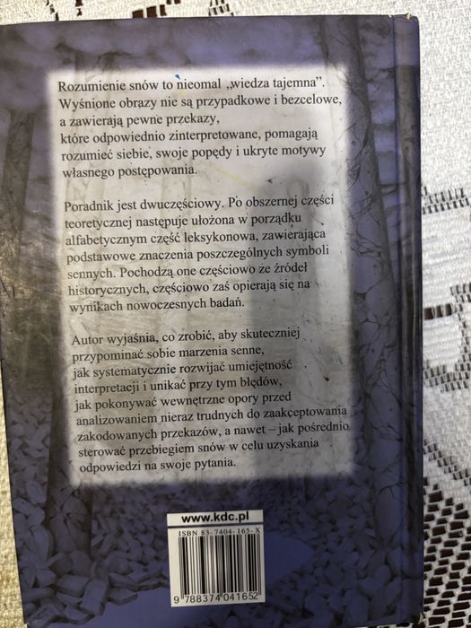 Książka sennik  przepowiada sny