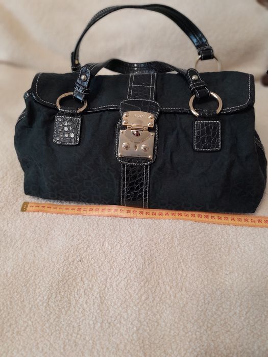 Чорна сумка бренду ,,DKNY,,