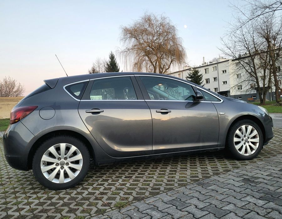 Opel Astra J 2.0