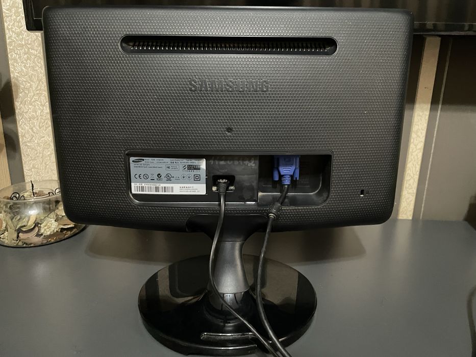 Монітор Samsung SyncMaster SA10.