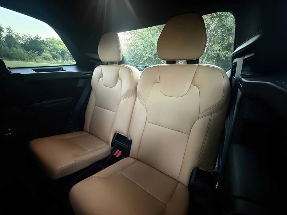 Volvo XC90      2018
