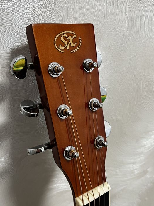 Нова акустична гітара (в комплексті якісний чохол+медіатори)