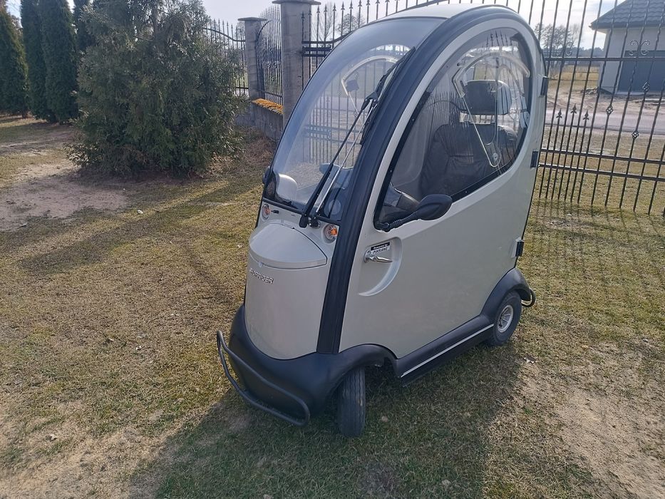 Wózek inwalidzki skuter elektryczny z dachem Kabiną dla seniora