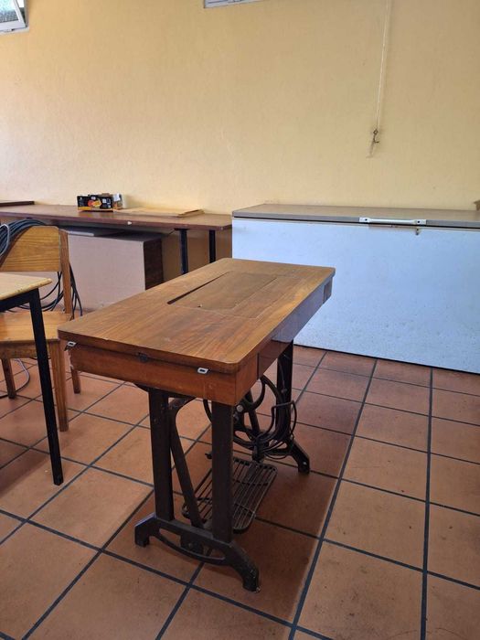 Mesa de costura marca Borletti