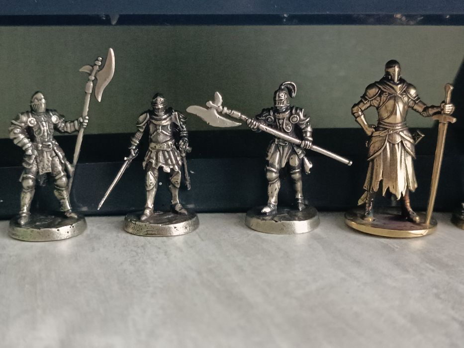 Оловянные солдатик, рыцари в доспехах