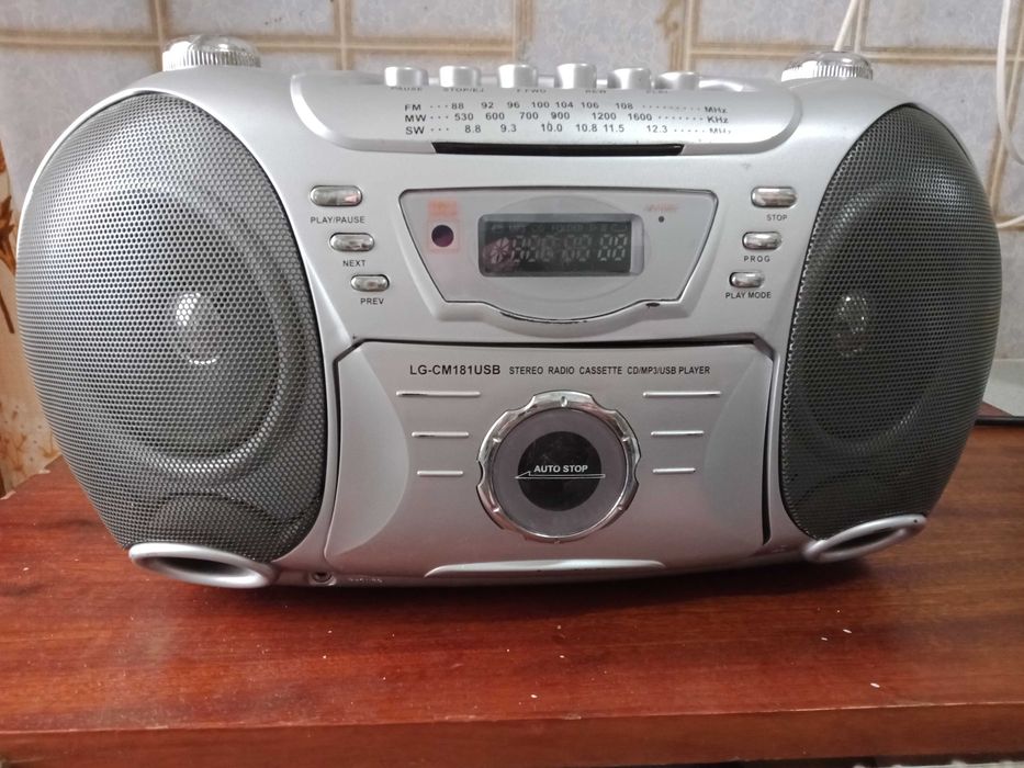 магнитола LG-CV181