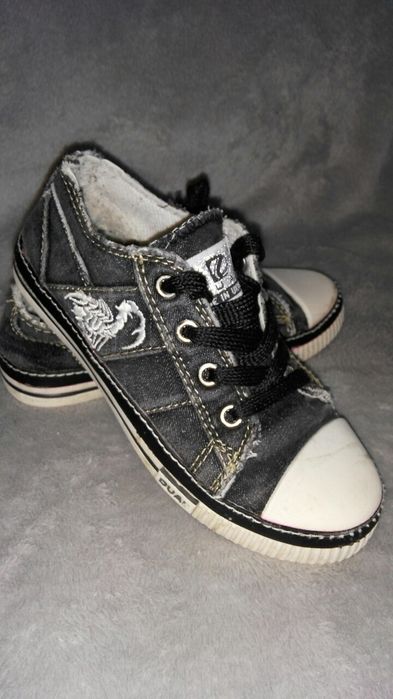 Стильные бетские Кеды