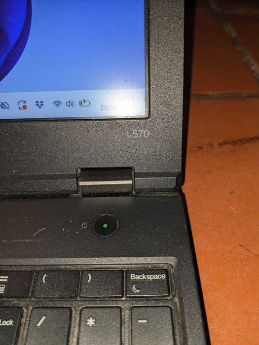 Portátil Lenovo L570