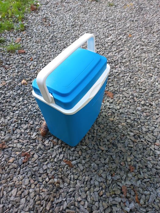 Lodówka na piwo na plażę