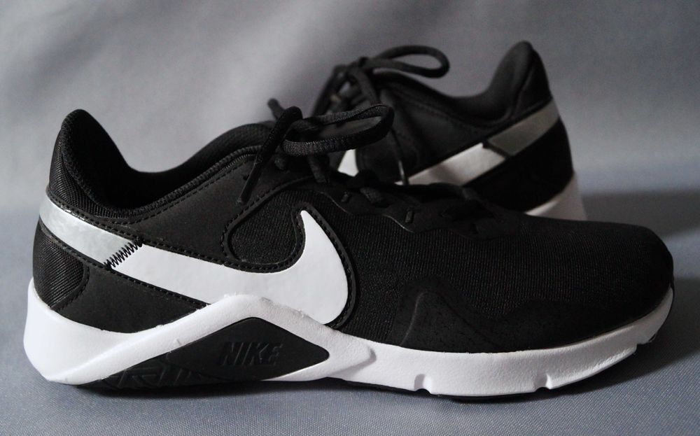Damskie buty sportowe Nike r.40.5