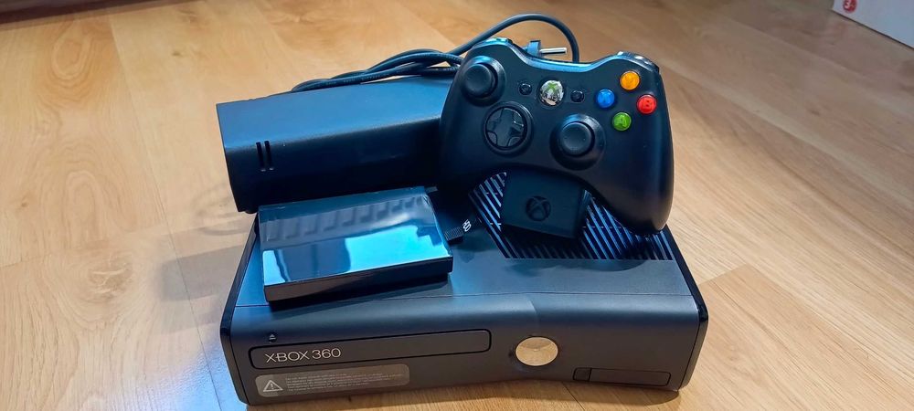 Xbox 360 Slim RGH3 + 250GB HDD + Pad + Zasilacz – Gotowy zestaw