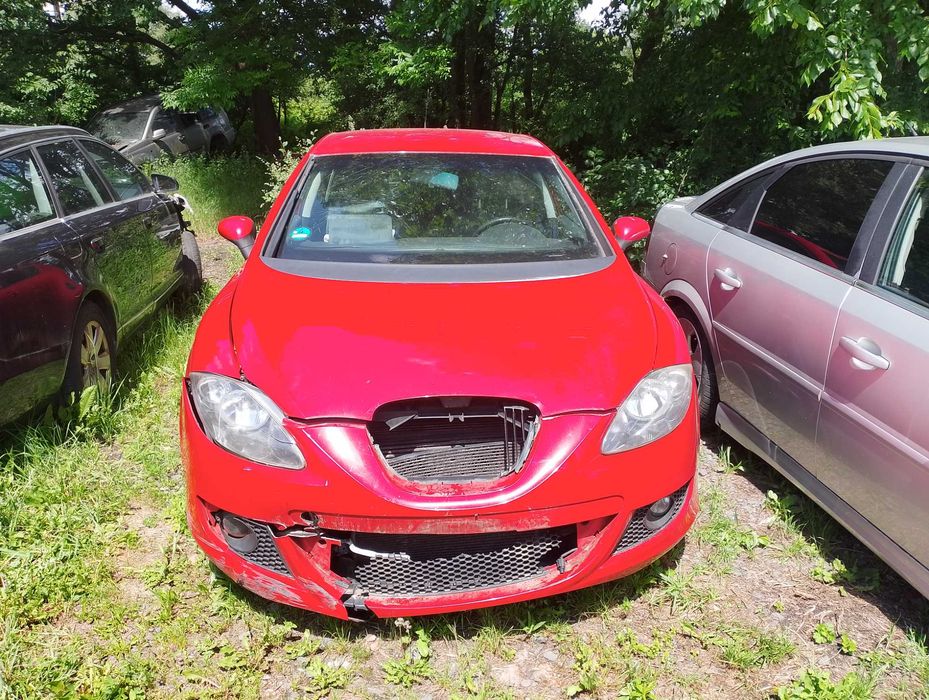 Seat Leon drzwi tylna klapa