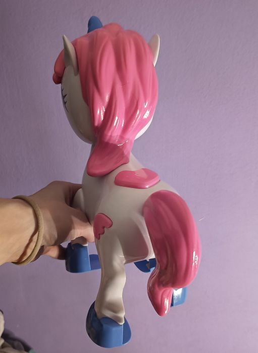 Interaktywny konik jednorożec