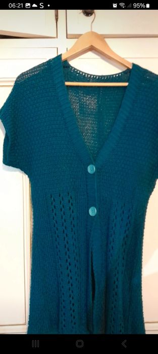 Casaco de malha de manga curta com botoes grandes