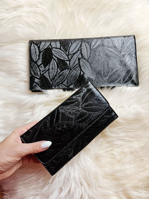 Elegancka czarna kopertówka z portfelem