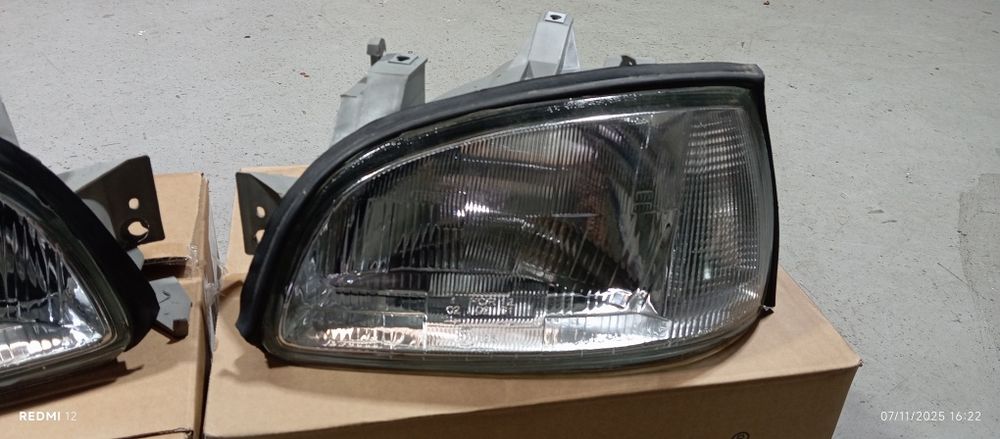 Faróis para Renault Clio 1