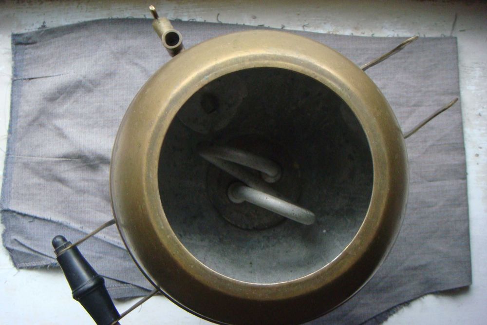 Електросамовар латунний часів СРСР. Об’єм 3 л, потужність 1 кВт