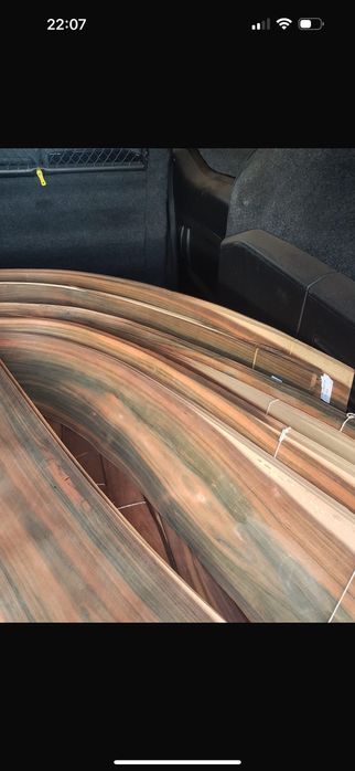 Madeira e folha de pau santo