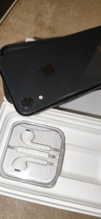 Iphone XR apple отличное состояние.