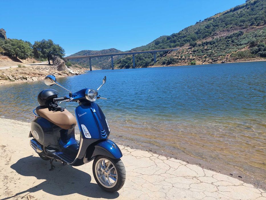 Vespa Primavera 125.