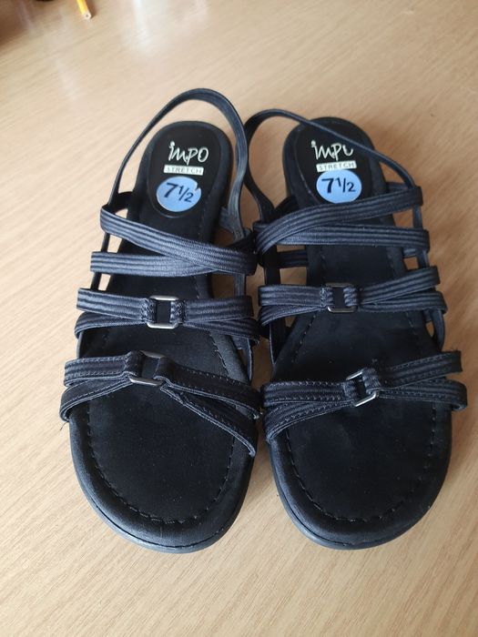 босоніжки чорні на малій танкетці, верх резиночки, Б /У