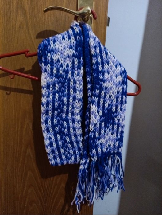 Cachecol de Pompom (brasileiros) e tricot