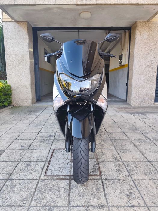 Yamaha nmax 125 como nova