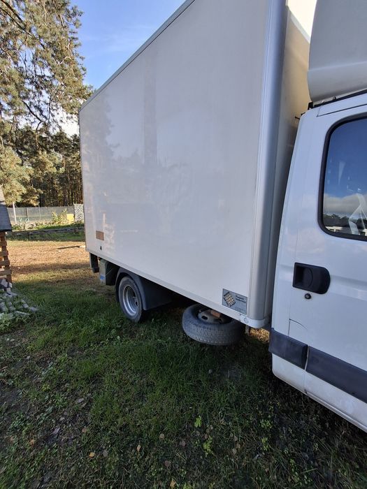 Kontener, izoterma iveco daily. Garaz