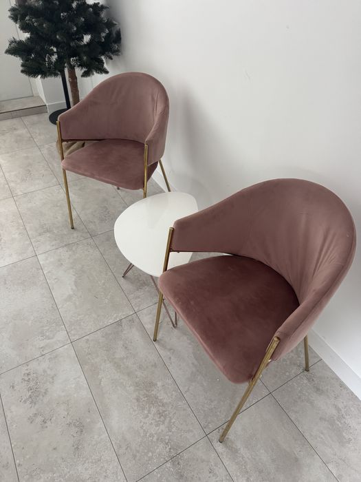 Krzeslo krzesla welur glamour zlote nogi pudrowy roz muszelka