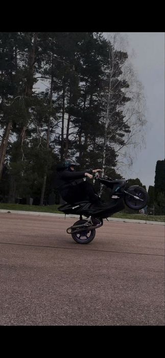 Продам мопед Yamaha Aerox 2t