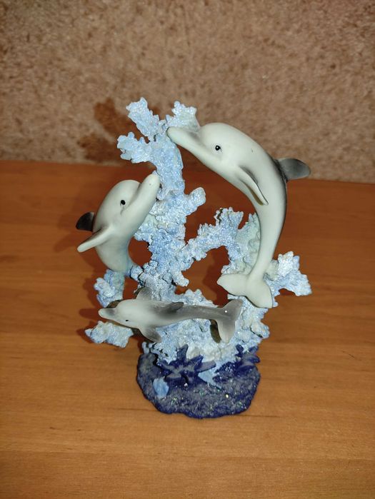Статуэтка "Два дельфина"