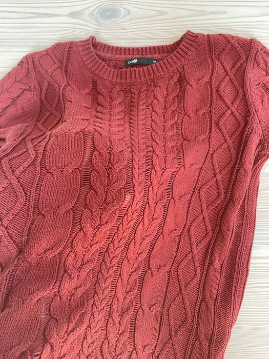 Світер жіночий з замочками
