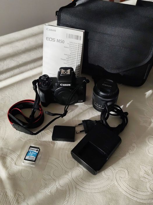 Canon EOS M50 Mark II + Objetiva 15-45mm + Extras (Como Nova)