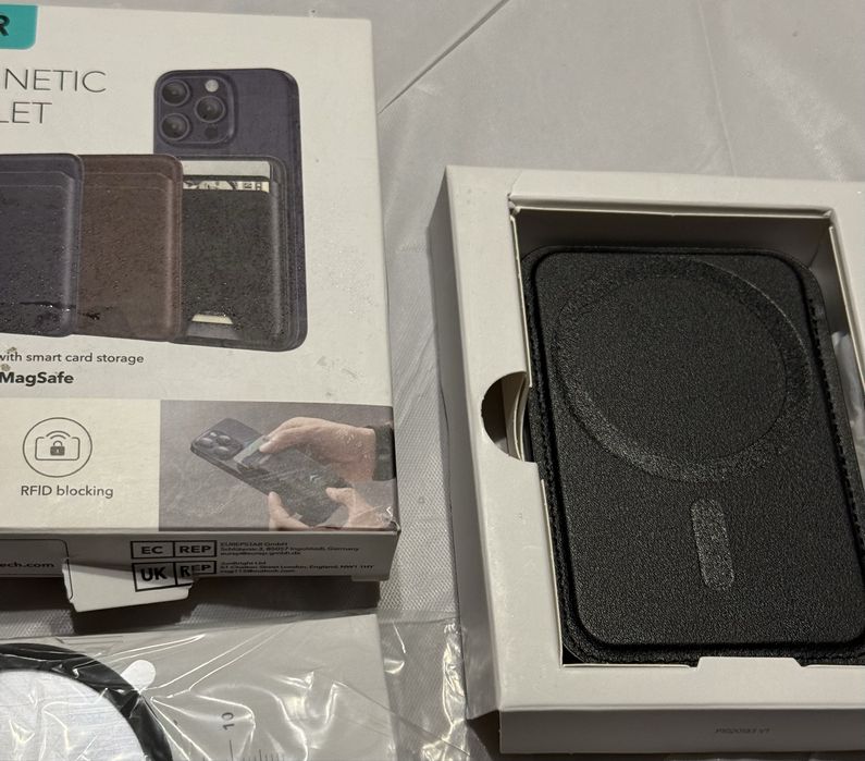 Магнітний кардхолдер-гаманець ESR для iPhone (MagSafe) з RFID захистом