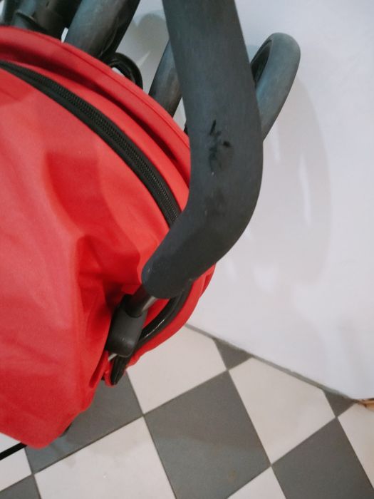 Коляска (прогулянкова)