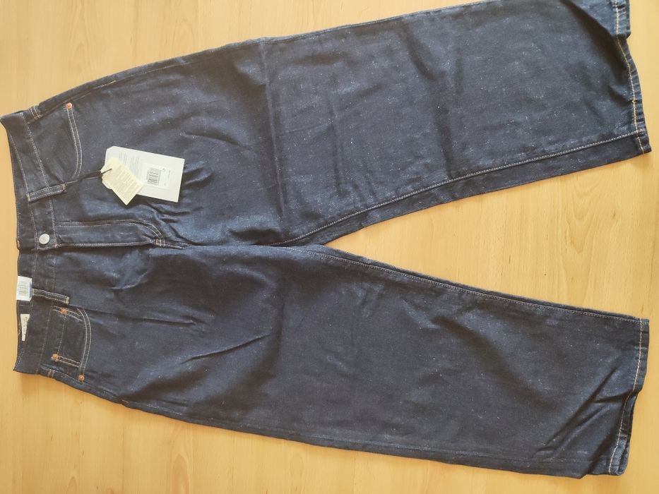 Granatowe spodnie dżinsowe Levi's