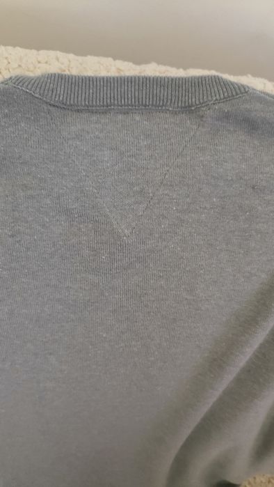 Sprzedam sweter młodzieżowy Tommy Hilfiger