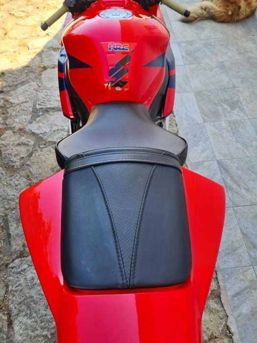 Mota cbr1000 vermelha impecável